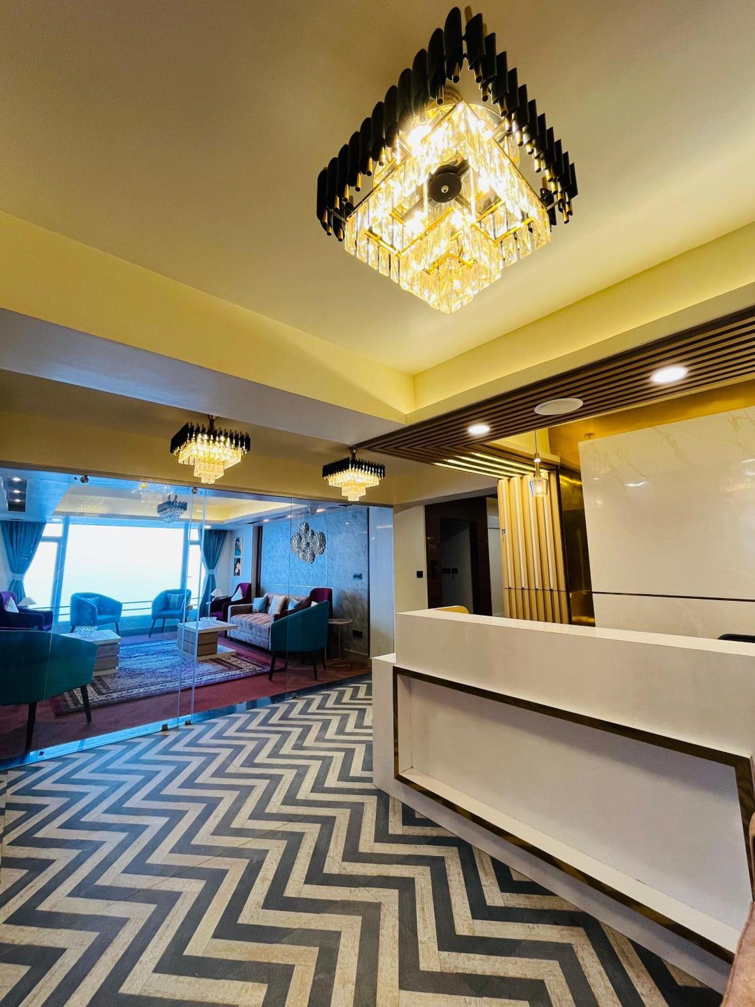Luxury Stay At Hotel Broadway Boutique Mall Road Chowrasta Near Mahakal Temple Дарджилинг Экстерьер фото