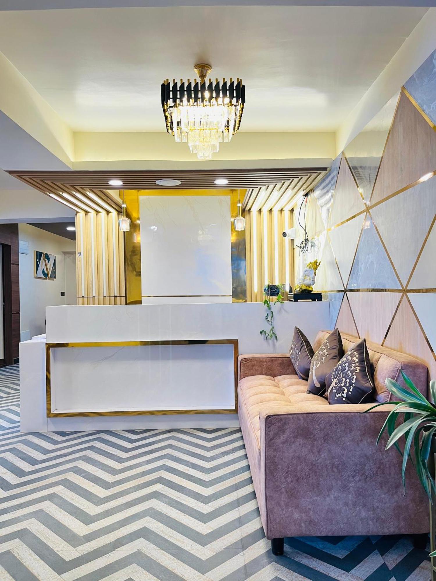 Luxury Stay At Hotel Broadway Boutique Mall Road Chowrasta Near Mahakal Temple Дарджилинг Экстерьер фото