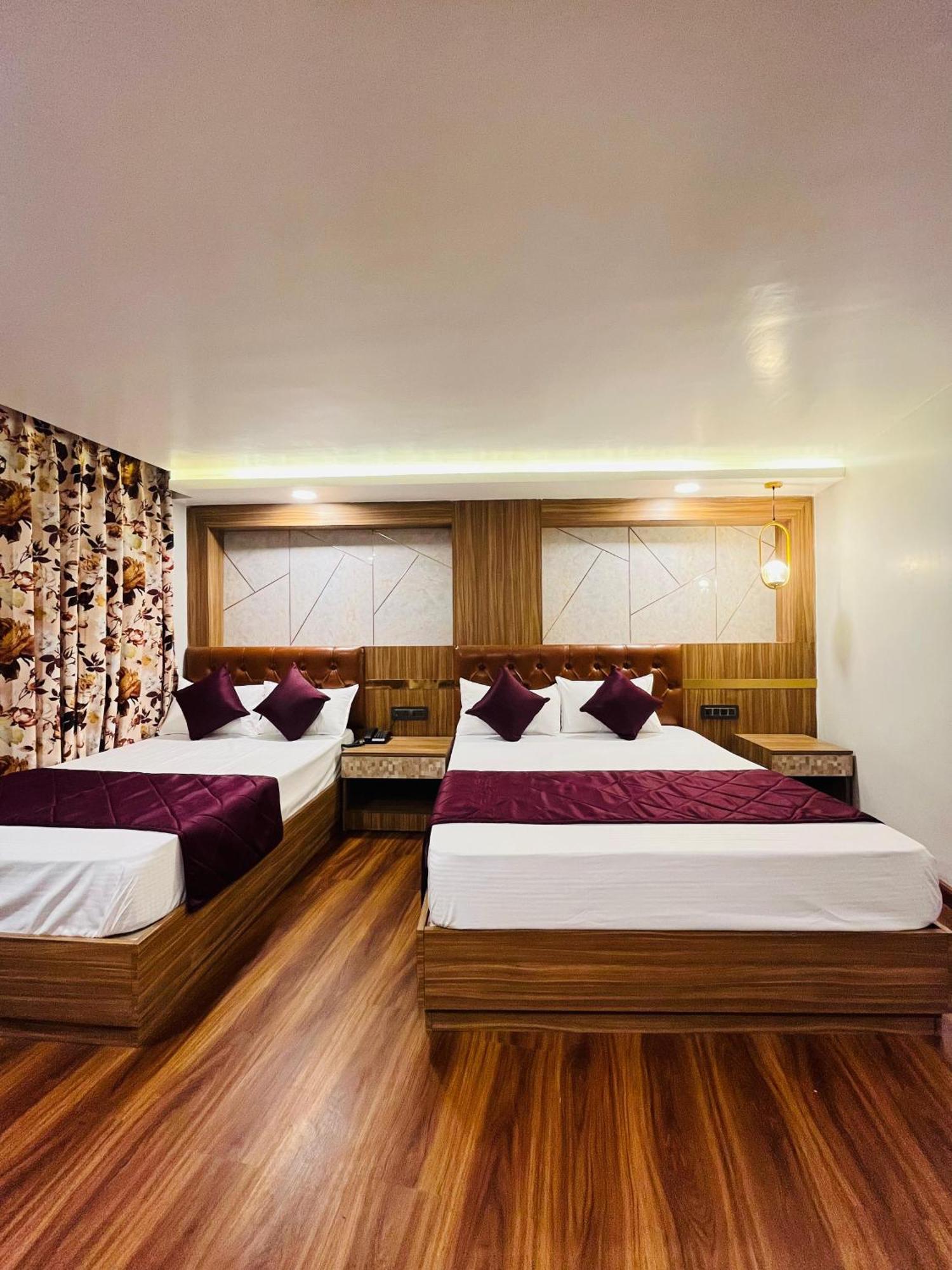 Luxury Stay At Hotel Broadway Boutique Mall Road Chowrasta Near Mahakal Temple Дарджилинг Экстерьер фото