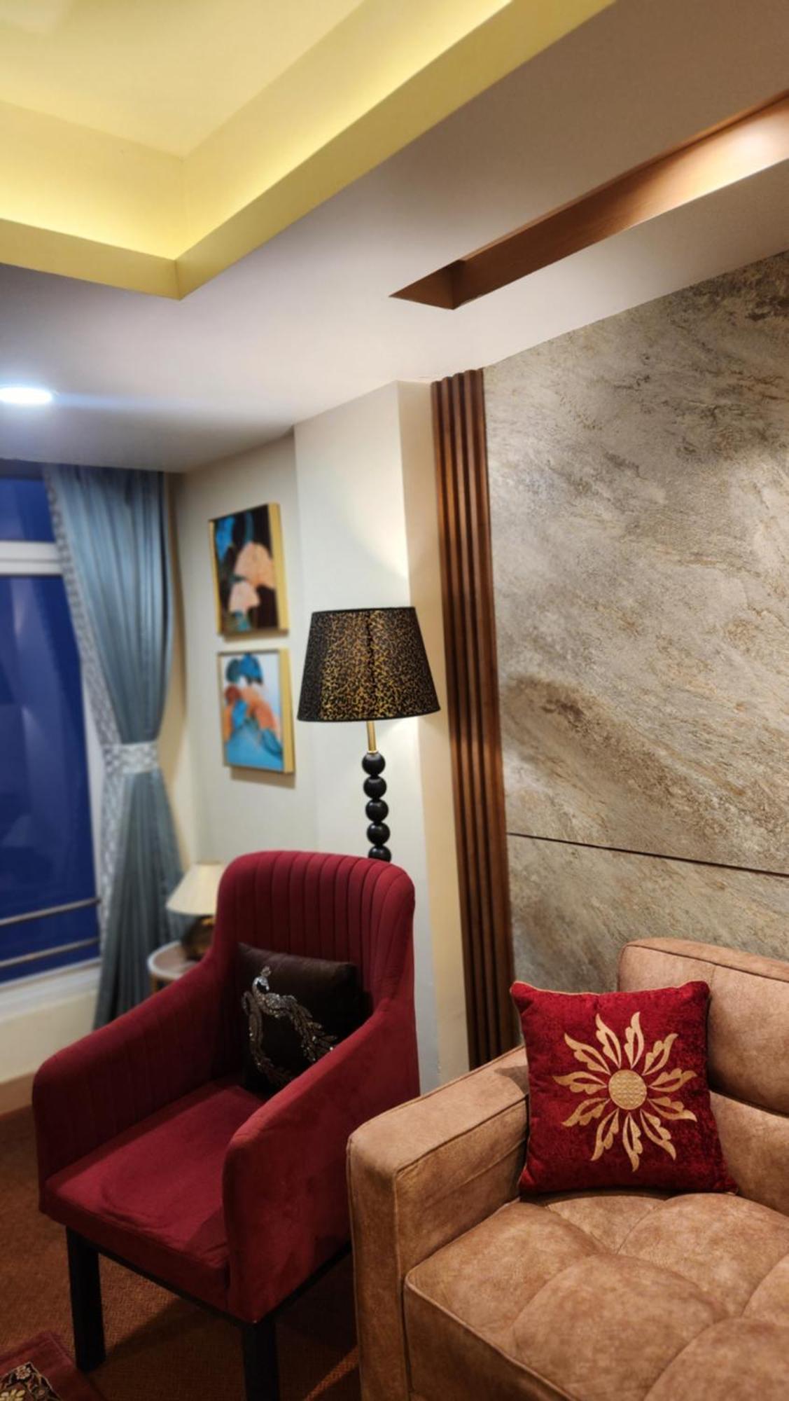 Luxury Stay At Hotel Broadway Boutique Mall Road Chowrasta Near Mahakal Temple Дарджилинг Экстерьер фото