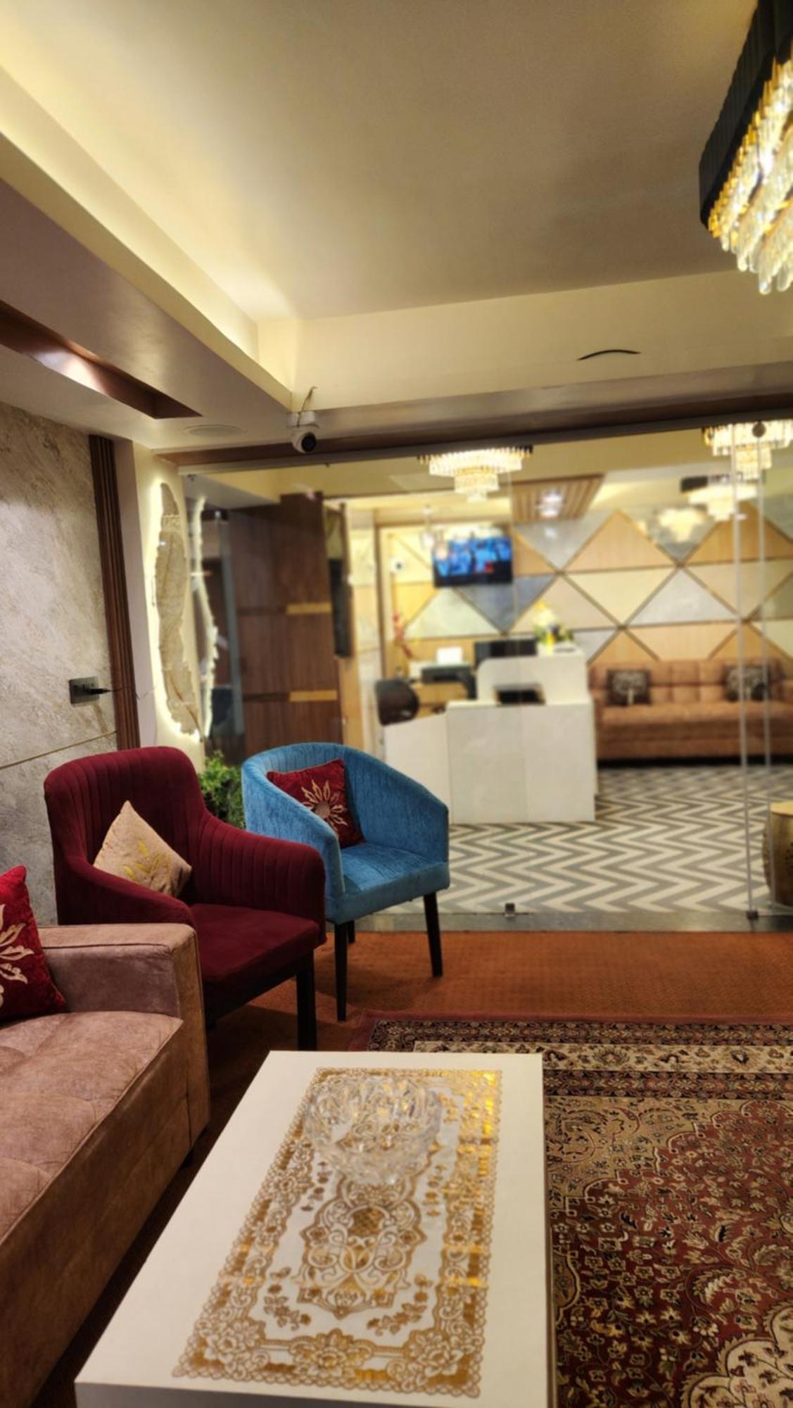 Luxury Stay At Hotel Broadway Boutique Mall Road Chowrasta Near Mahakal Temple Дарджилинг Экстерьер фото
